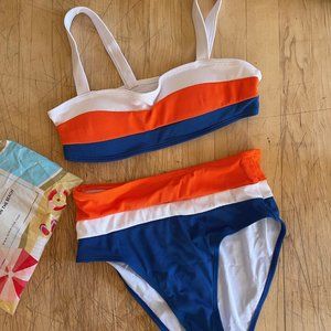 Contrast Color Bikini With Pit Strip Fabric